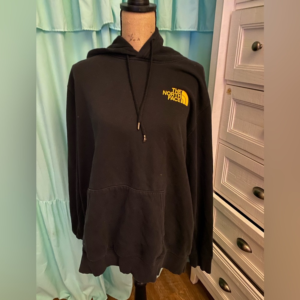 Black north face hoodie